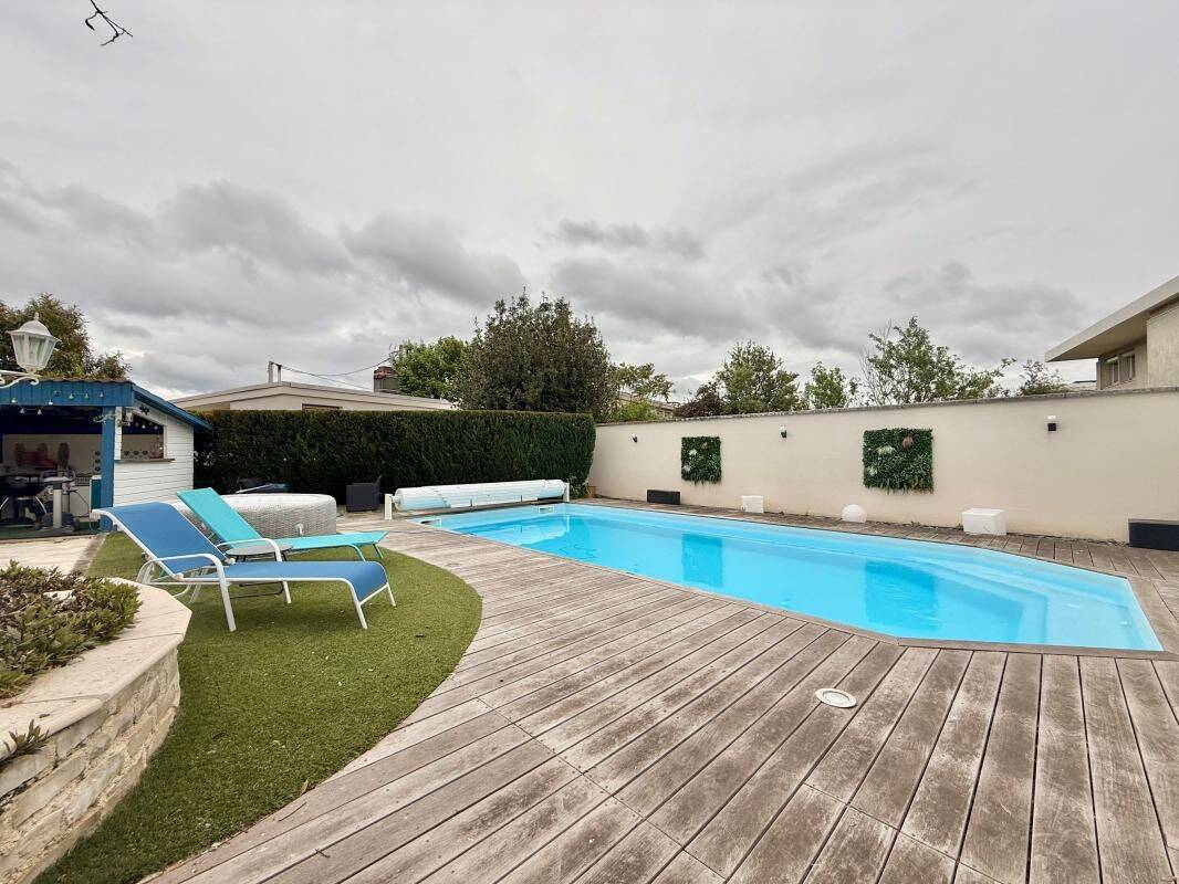 Maison 6 pièces 155 m² · à Genlis · 155,4 m² · 299 000 €
