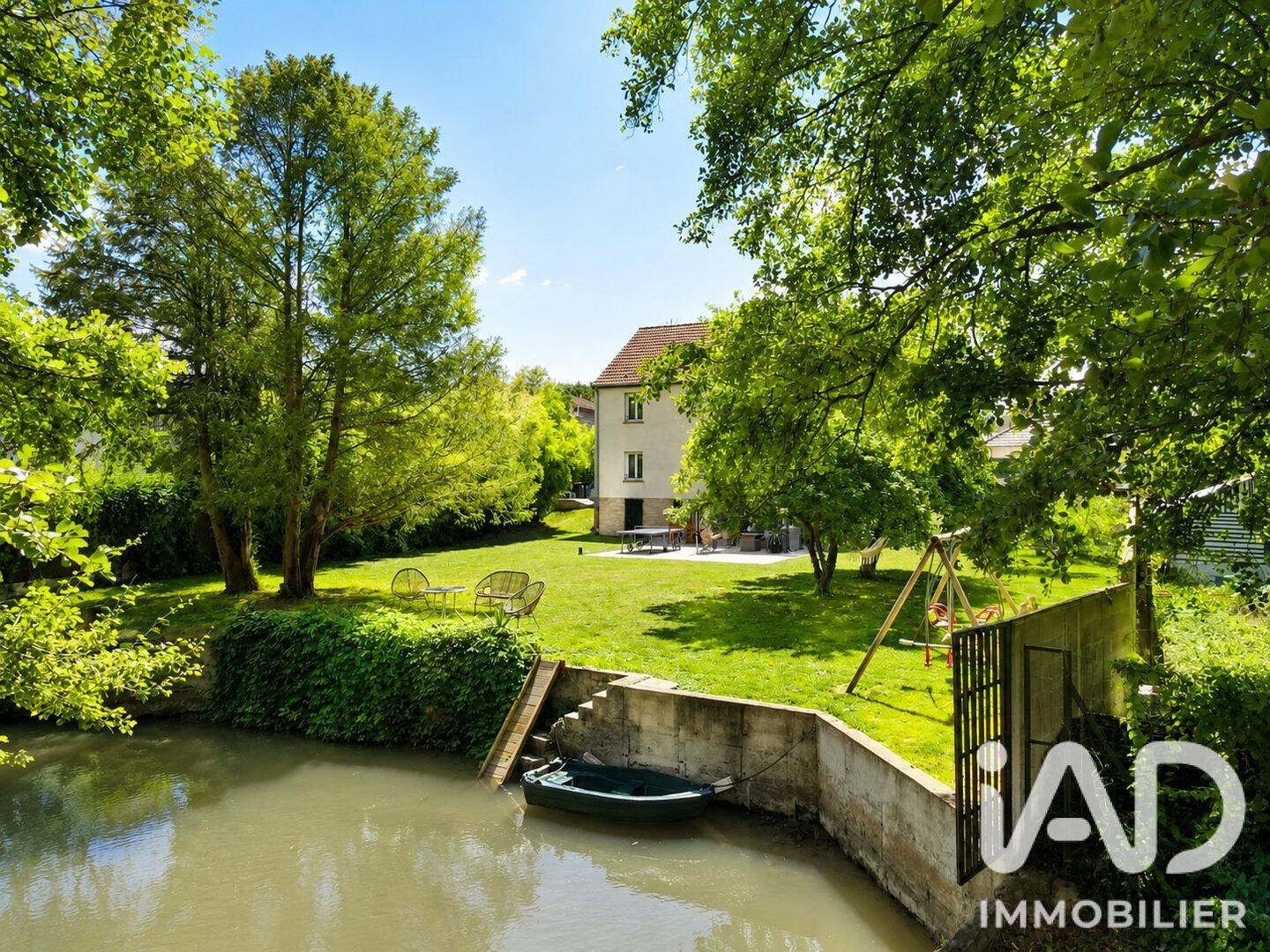 Maison 10 pièces 200 m² · à Bazancourt · 200 m² · 470 000 €