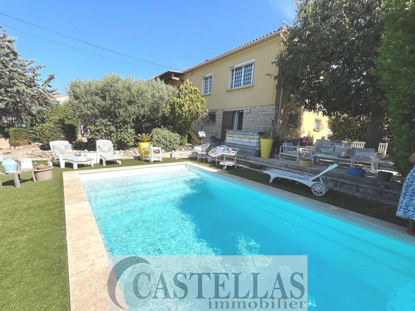 Maison 7 pièces 173 m² · à Roquefort-la-Bédoule · 173 m² · 675 000 €