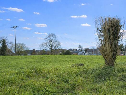 Terrain constructible viabilisé à vendre 74 200 € 879 m² de terrain Plénée-Jugon 22640