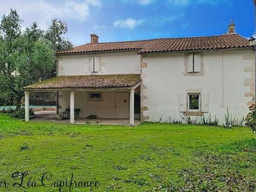 Maison à vendre 299 500 € 5 pièces 3 chambres 188 m² 6 750 m² de terrain Prailles 79370