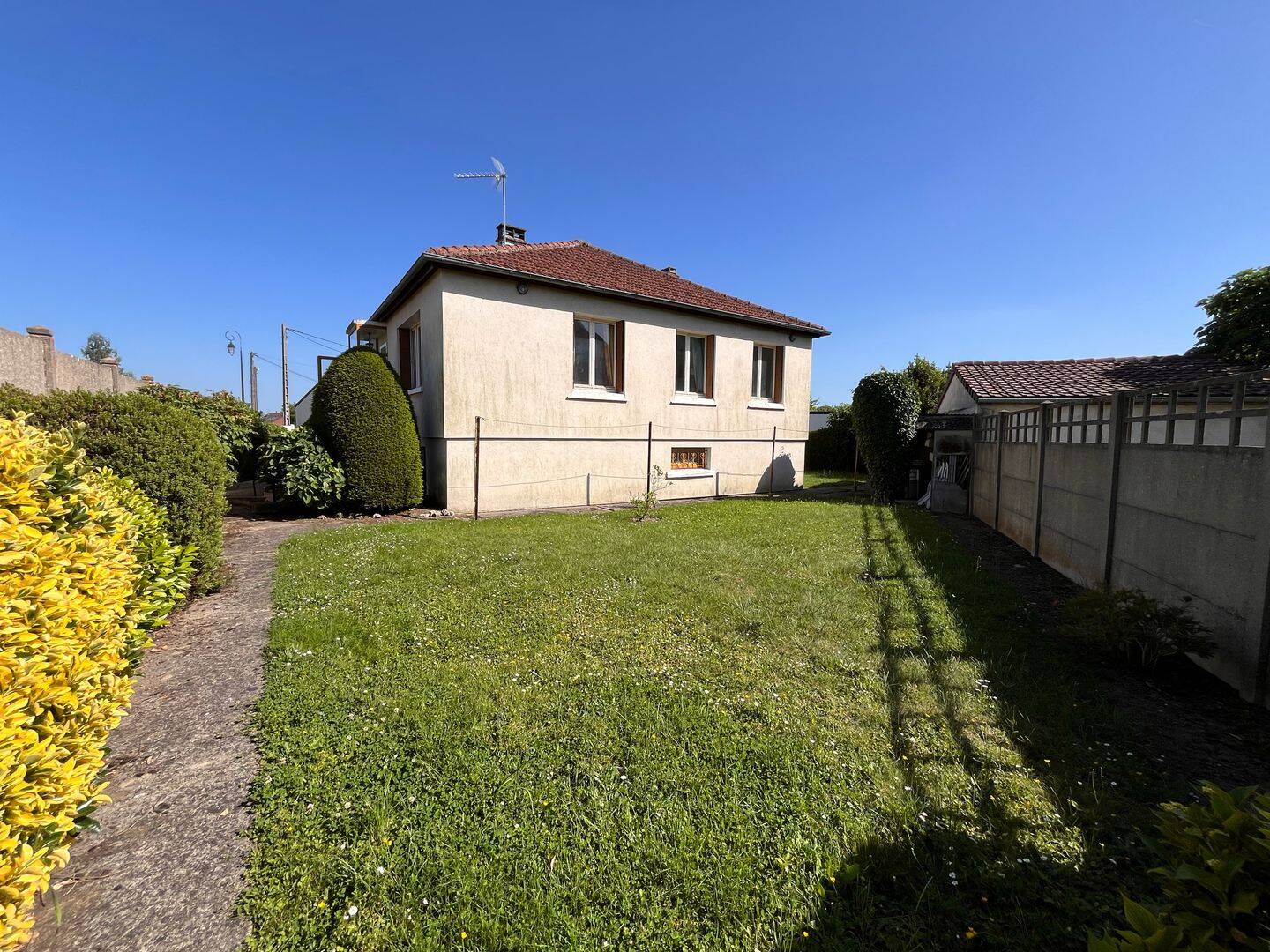 Maison 4 pièces 64 m² · à Les Clayes-sous-Bois · 64,4 m² · 315 000 €