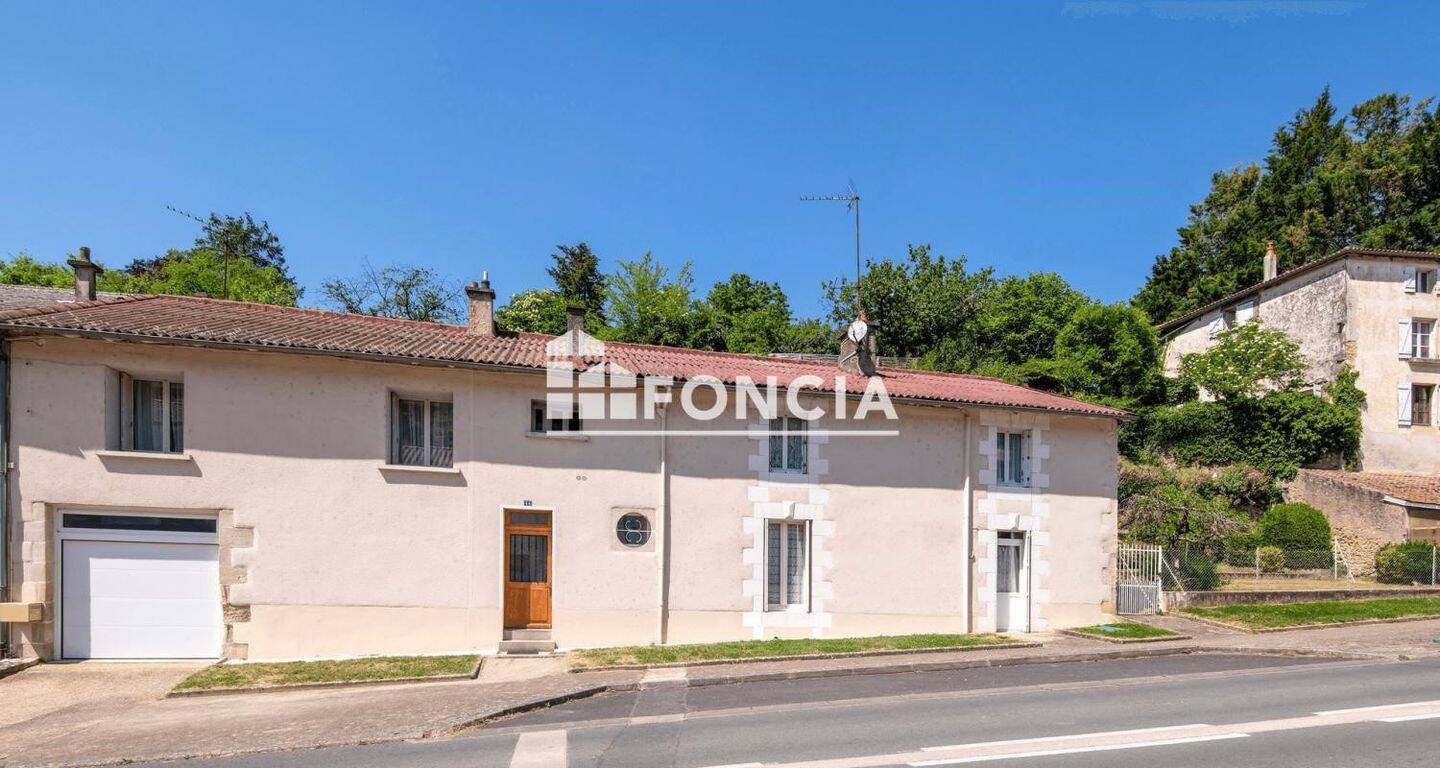 Maison 6 pièces 150 m² · à Croutelle · 150 m² · 163 000 €