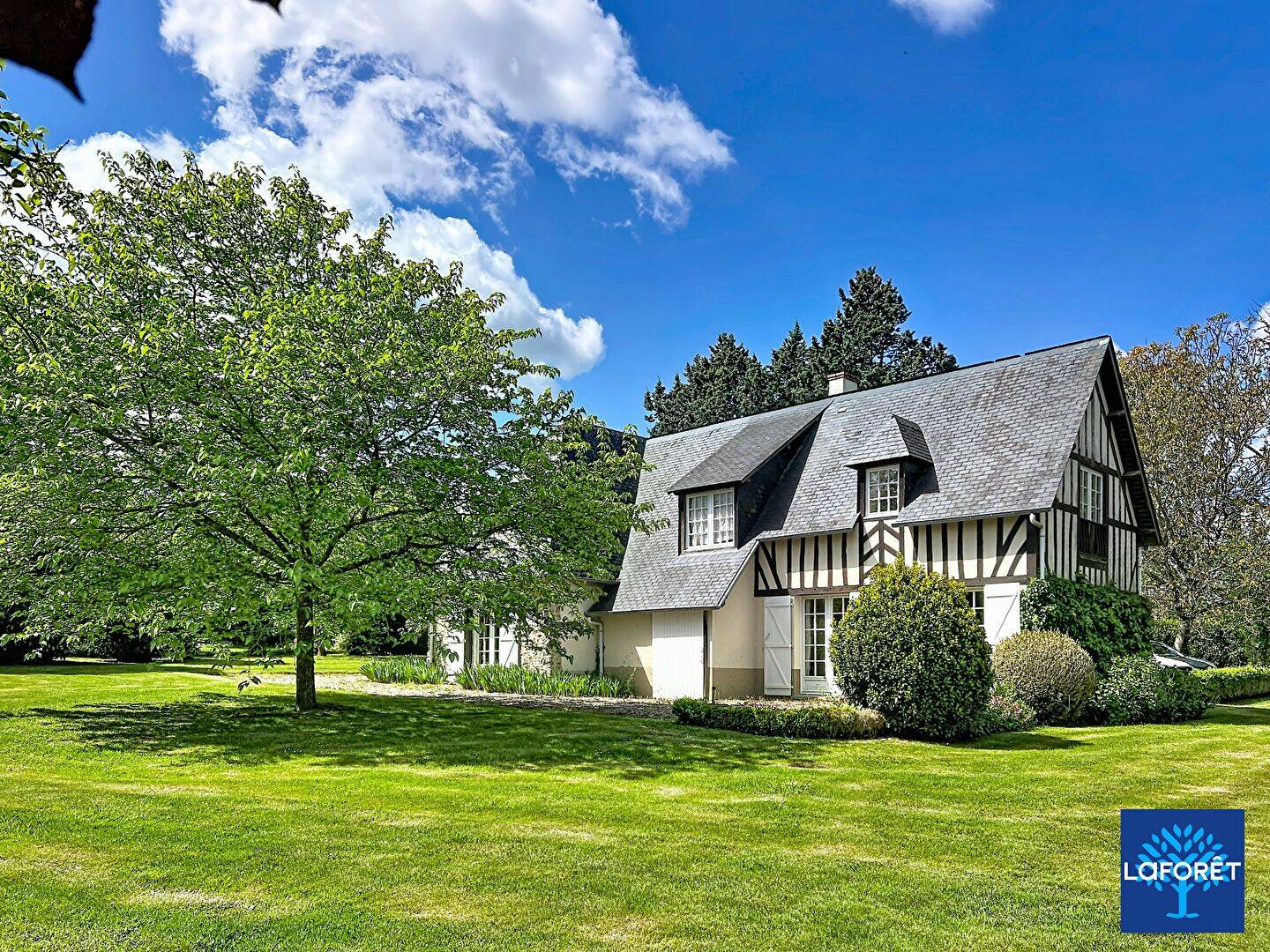 Maison 7 pièces 160 m² · à Bernay · 160 m² · 275 000 €