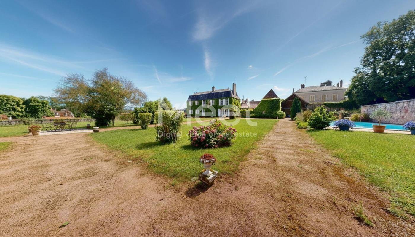 Maison 11 pièces 430 m² · à Clamecy · 430 m² · 647 000 €