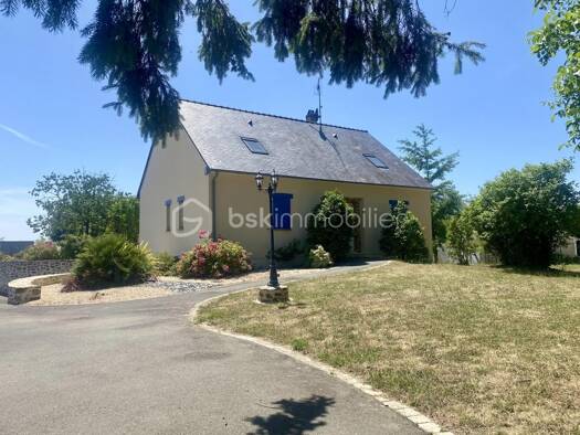 Château à vendre 275 000 € 6 pièces 4 chambres 134 m² 1 880 m² de terrain Entrammes 53260