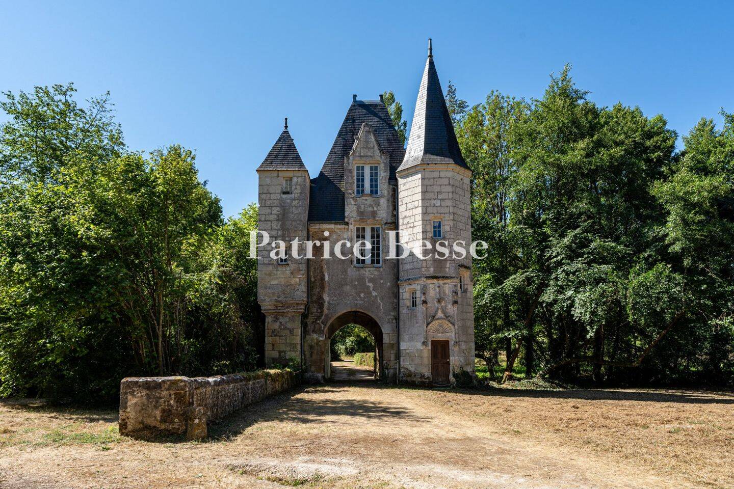 Maison 10 pièces 390 m² · à Montrichard Val de Cher · 390 m² · 980 000 €