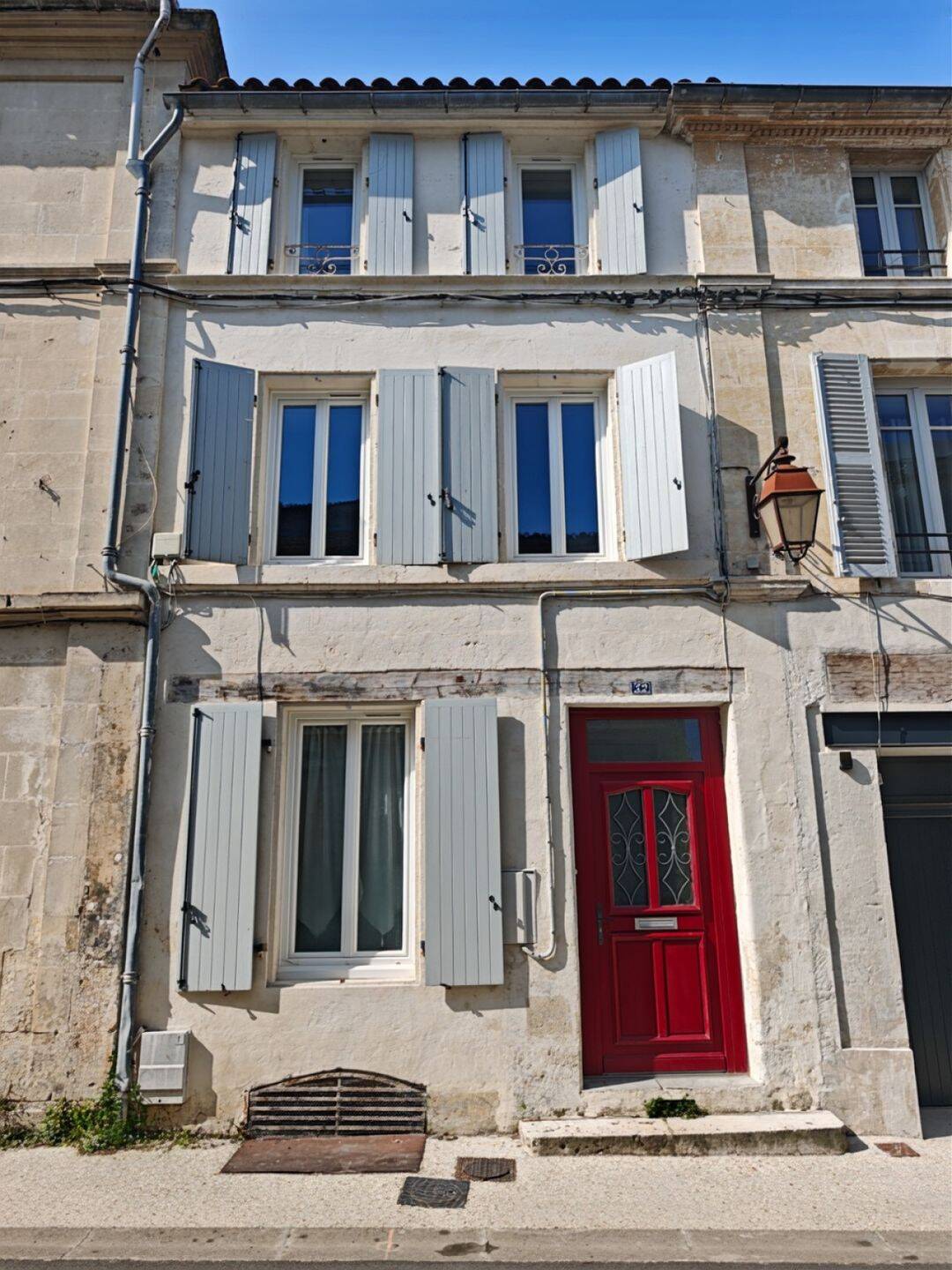Maison 6 pièces 143 m² · à Châteauneuf-sur-Charente · 143 m² · 159 000 €