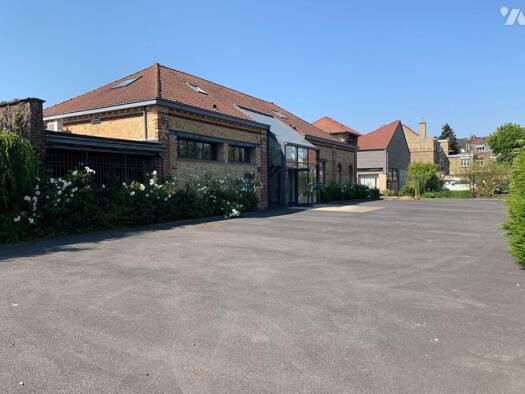 Immeuble à vendre 621 600 € 323 m² Bailleul 59270