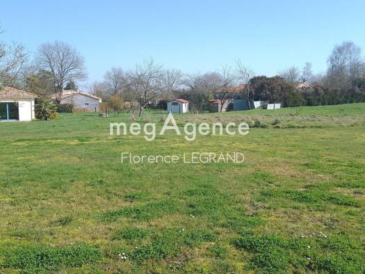 Terrain constructible à vendre 32 000 € 1 595 m² de terrain Chanteloup 79320