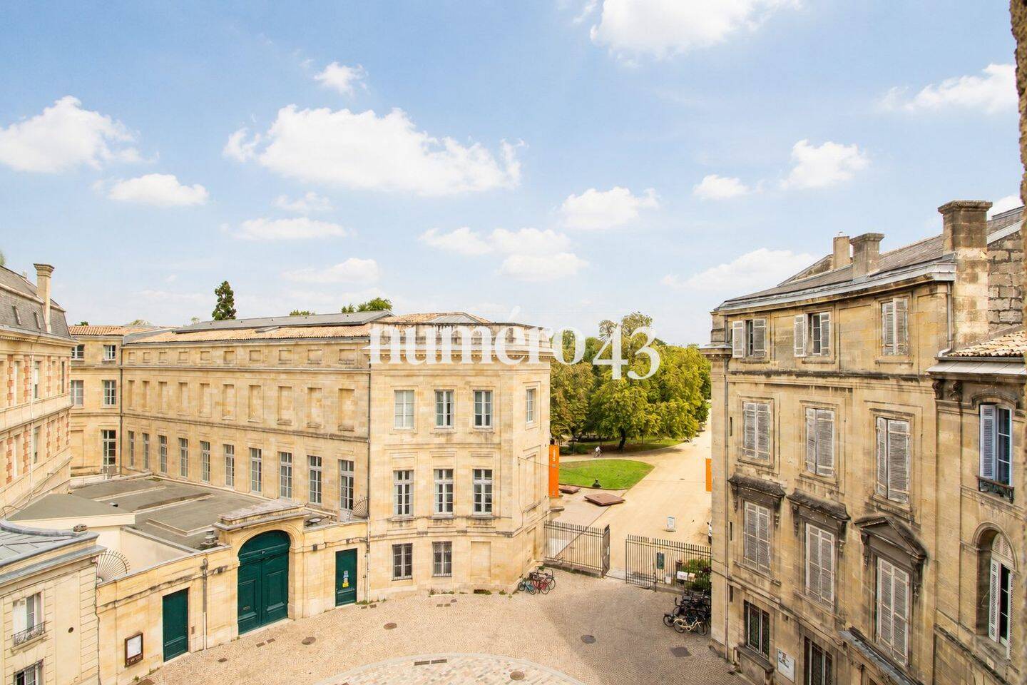 Appartement 2 pièces 42 m² · à Bordeaux · 42 m² · 990 €