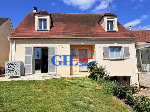 Maison à vendre 419 000 € 6 pièces 4 chambres 130 m² 822 m² de terrain Le Bourg Savigny-le-Temple 77176