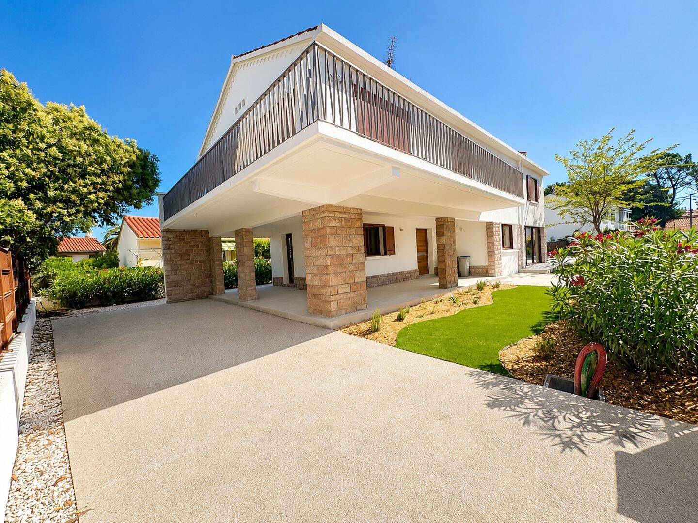 Maison 5 pièces 203 m² · à Saint-Cyprien · 203 m² · 899 000 €