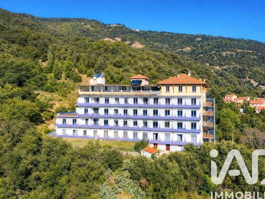 Immeuble à vendre 2 100 000 € 7 873 m² Montbolo 66110