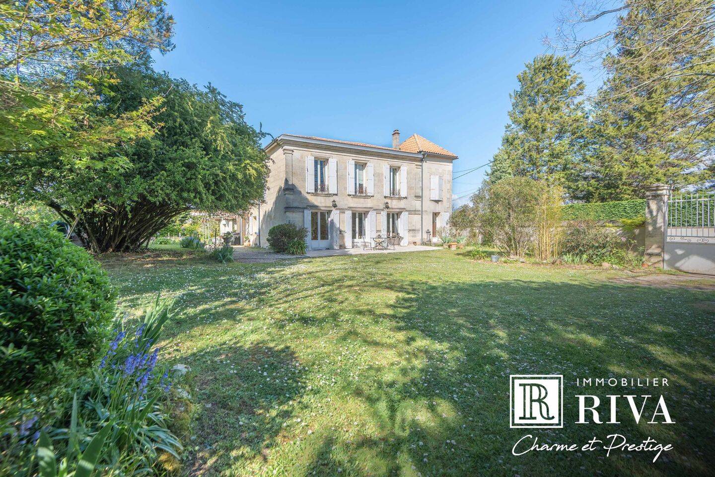 Maison 7 pièces 221 m² · à Tresses · 221 m² · 799 500 €
