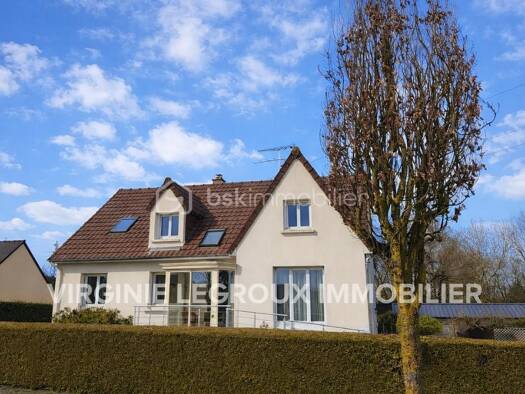 Maison à vendre 264 690 € 7 pièces 5 chambres 141 m² 1 900 m² de terrain Saint-Pierre-la-Cour 53410