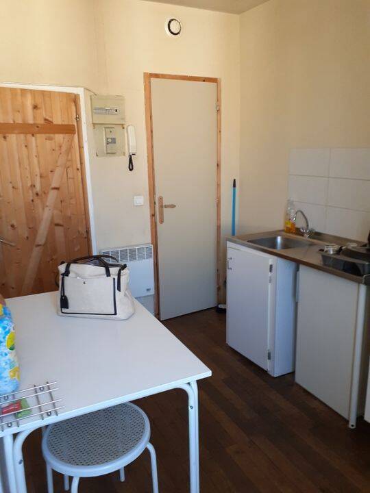 Appartement 1 pièce 17 m² · à Laval · 17 m² · 335 €