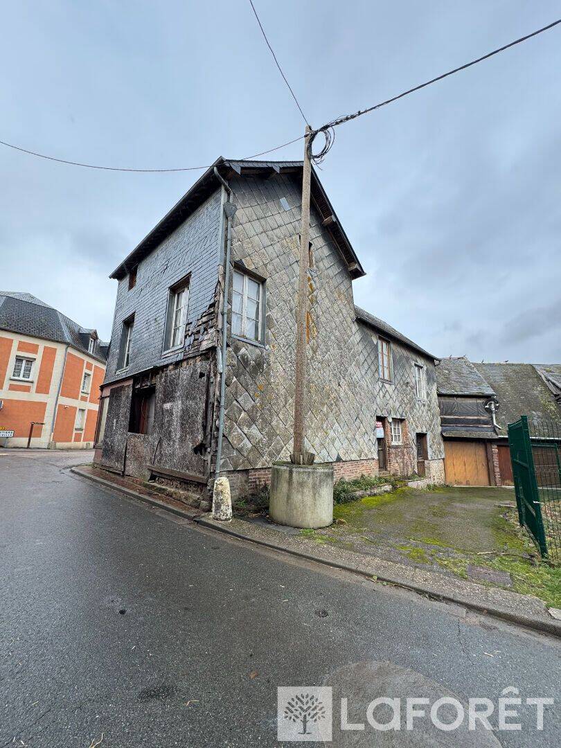 Maison 10 pièces 142 m² · à Sap-en-Auge · 142 m² · 35 000 €