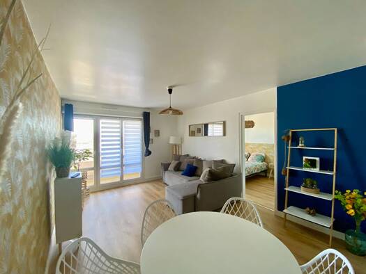 Appartement à louer 727 € 3 pièces 2 chambres 49 m² Étage 6/6 Robien Saint-Brieuc 22000