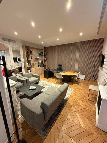 Appartement 4 pièces 121 m² · à Paris 7ème Arrondissement · 121 m² · 2 125 000 €