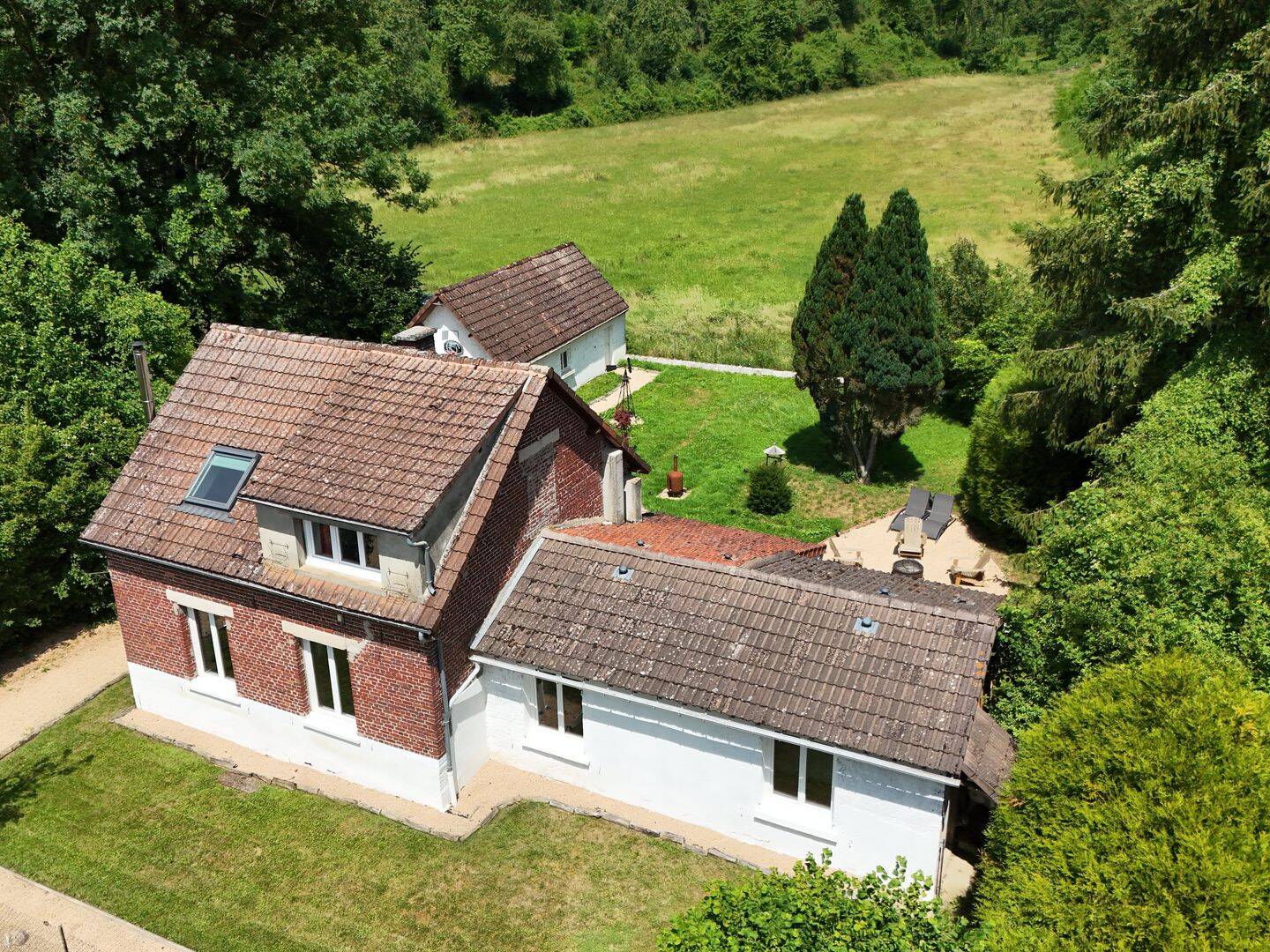 🏡 Maison rénovée – 4 chambres – 106 m² – terrain 850 m² – garage 40 m²
