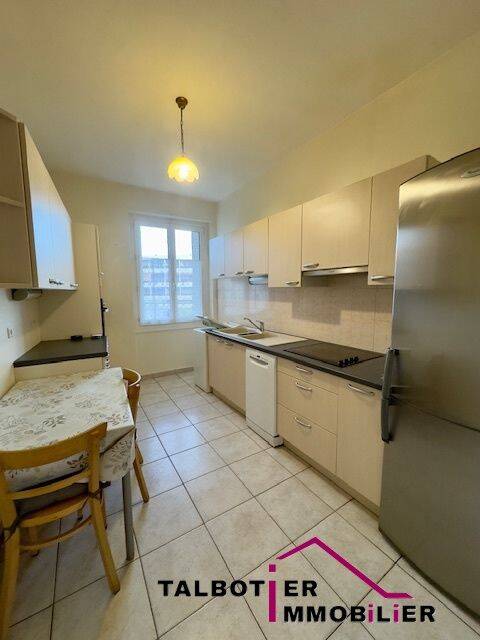 Appartement 5 pièces 107 m² · à Chamalières · 106,6 m² · 294 000 €