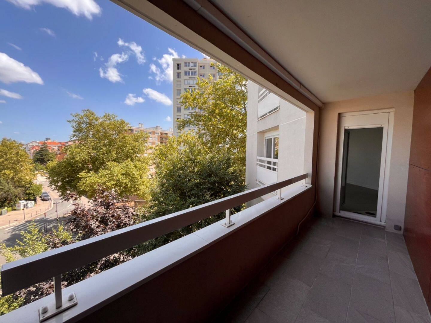Appartement 3 pièces 62 m² · à Lyon 7ème Arrondissement · 61,6 m² · 1 052 €