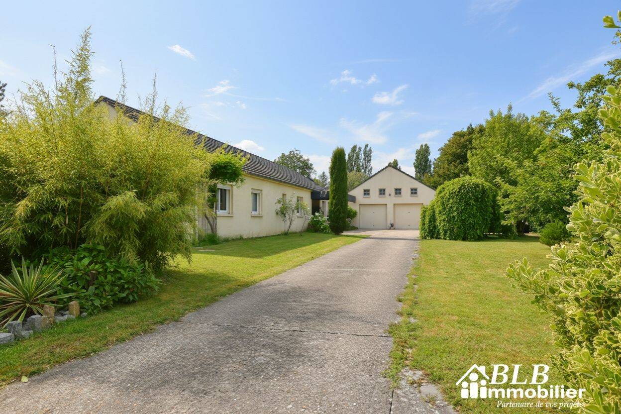 Maison 8 pièces 160 m² · à Les Essarts-le-Roi · 160 m² · 579 000 €