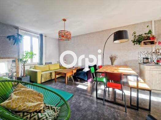 Appartement à vendre 199 000 € 4 pièces 3 chambres 87,8 m² Étage 2/4 Saint-Martin-en-Haut 69850