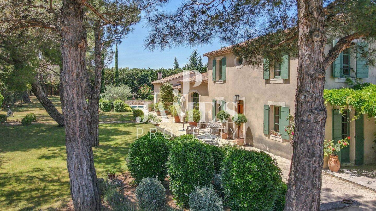 Maison 5 pièces 212 m² · à Eygalières · 212 m² · 2 150 000 €