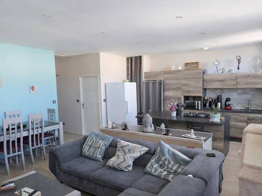 Appartement à vendre 179 000 € 3 pièces 2 chambres 79 m² Étage 2/3 Boulevars-Gare-Saint Leger-Chabrand Draguignan 83300