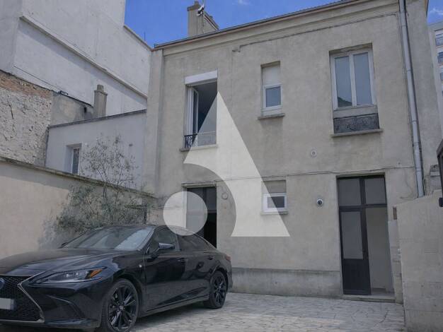 Maison à vendre 949 000 € 12 pièces 7 chambres 257 m² 288 m² de terrain Vieux Saint Ouen Saint-Ouen-sur-Seine 93400