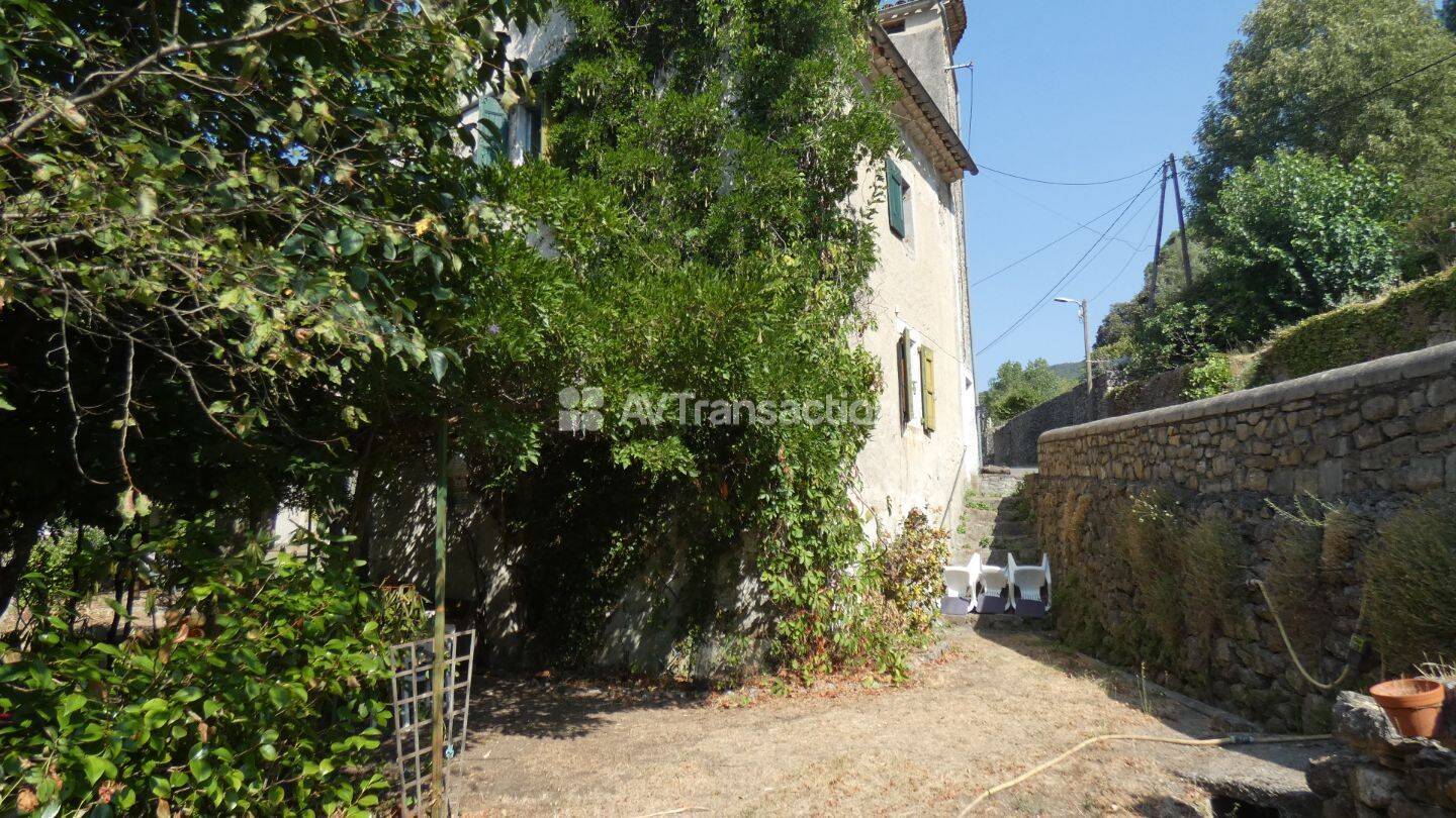 Maison 12 pièces 229 m² · à Soudorgues · 229 m² · 212 000 €