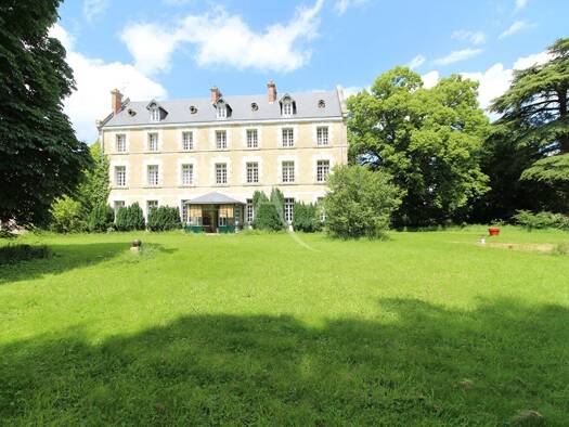 Château à vendre 892 500 € 13 pièces 8 chambres 558 m² 35 779 m² de terrain Blois 41000