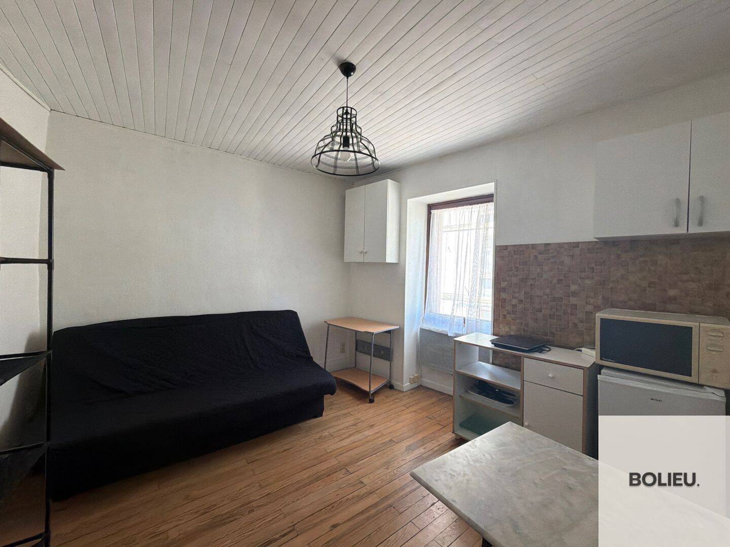 Appartement 1 pièce 15 m² · à Chambéry · 14,6 m² · 380 €