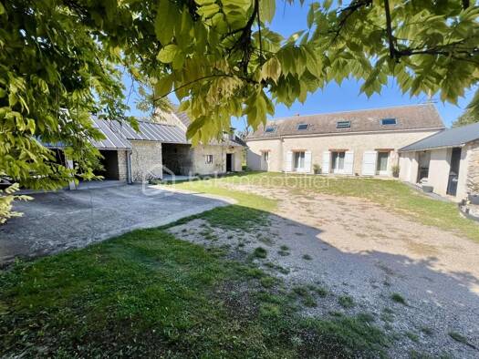 Ferme à vendre 329 000 € 6 pièces 3 chambres 143 m² 1 140 m² de terrain Bazoches-les-Gallerandes 45480
