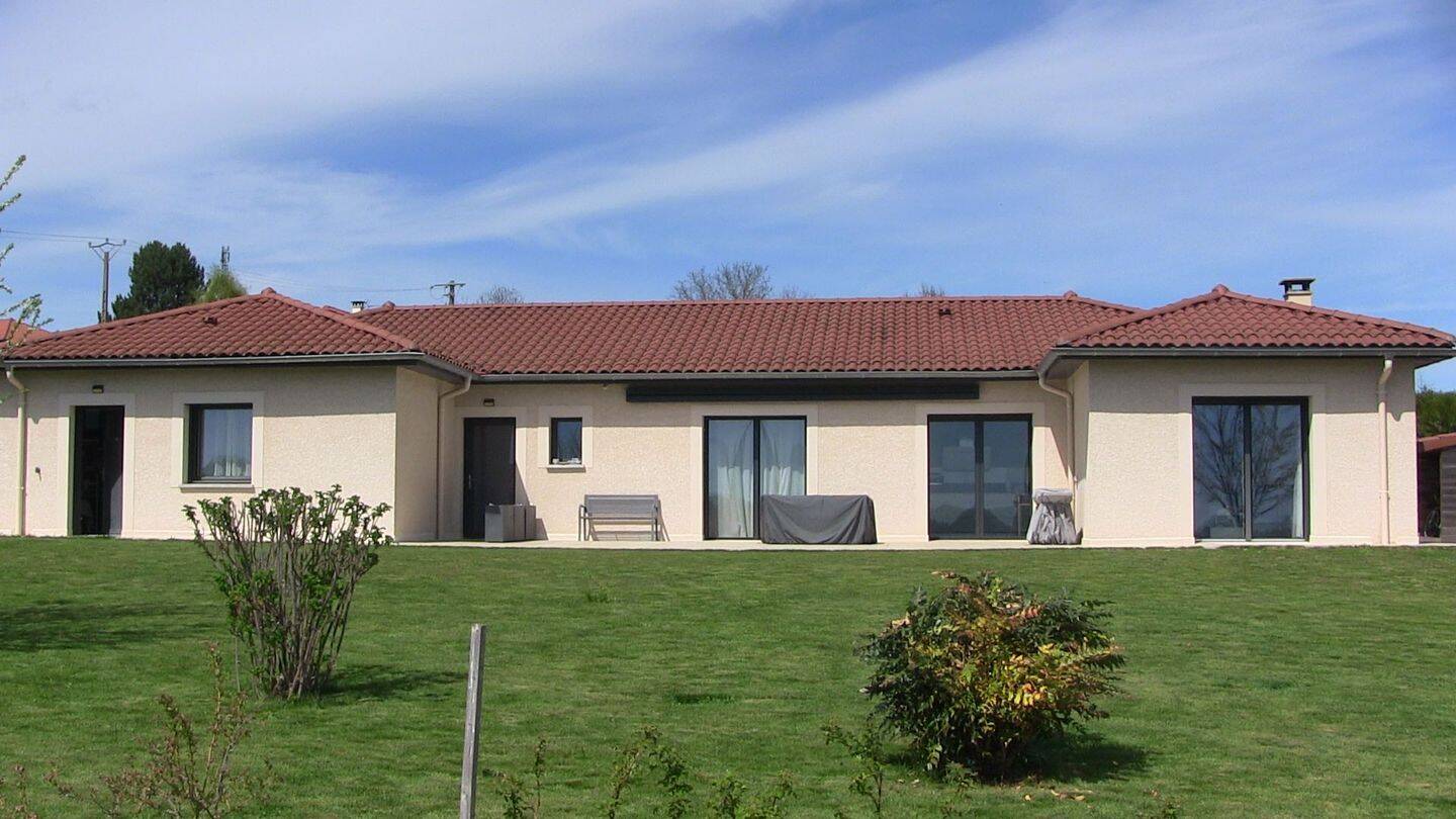 Maison 5 pièces 150 m² · à Estivareilles · 150 m² · 379 000 €