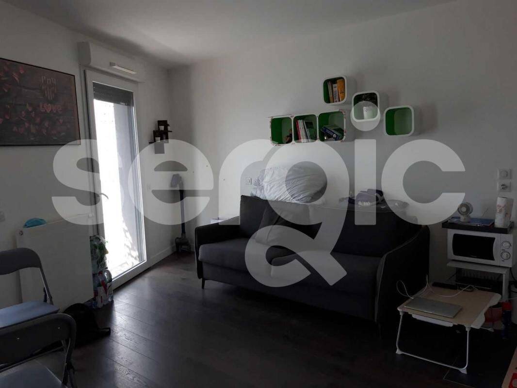 Appartement 1 pièce 28 m² · à Issy-les-Moulineaux · 28 m² · 1 025 €