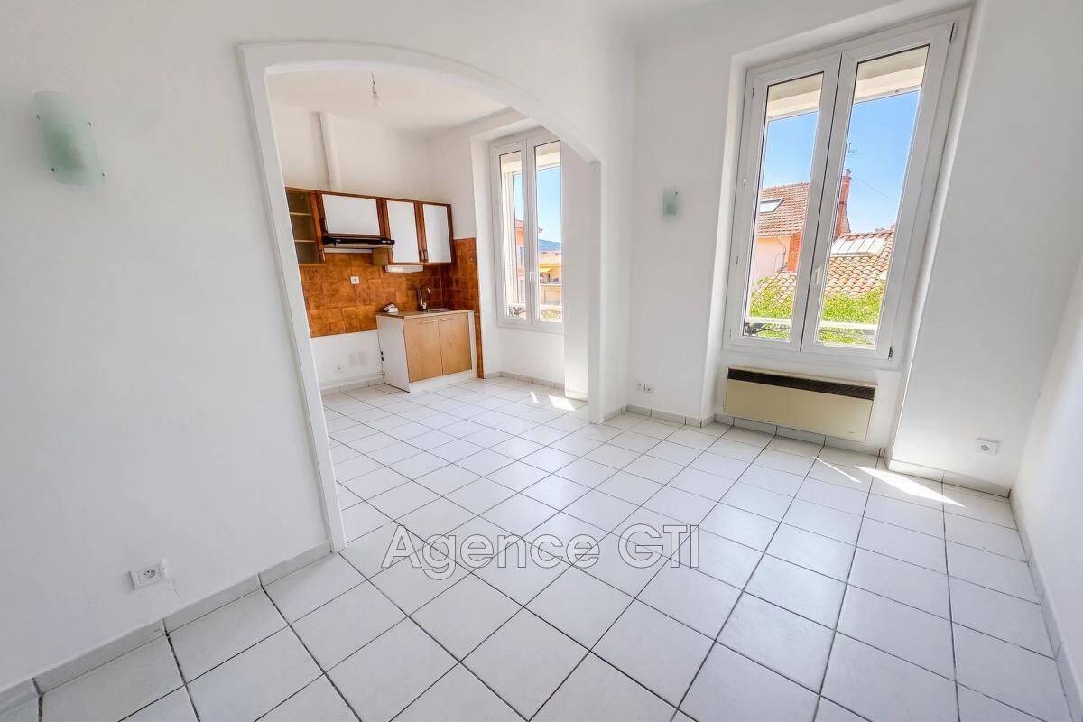 Appartement 2 pièces 33 m² · à Hyères · 33 m² · 635 €