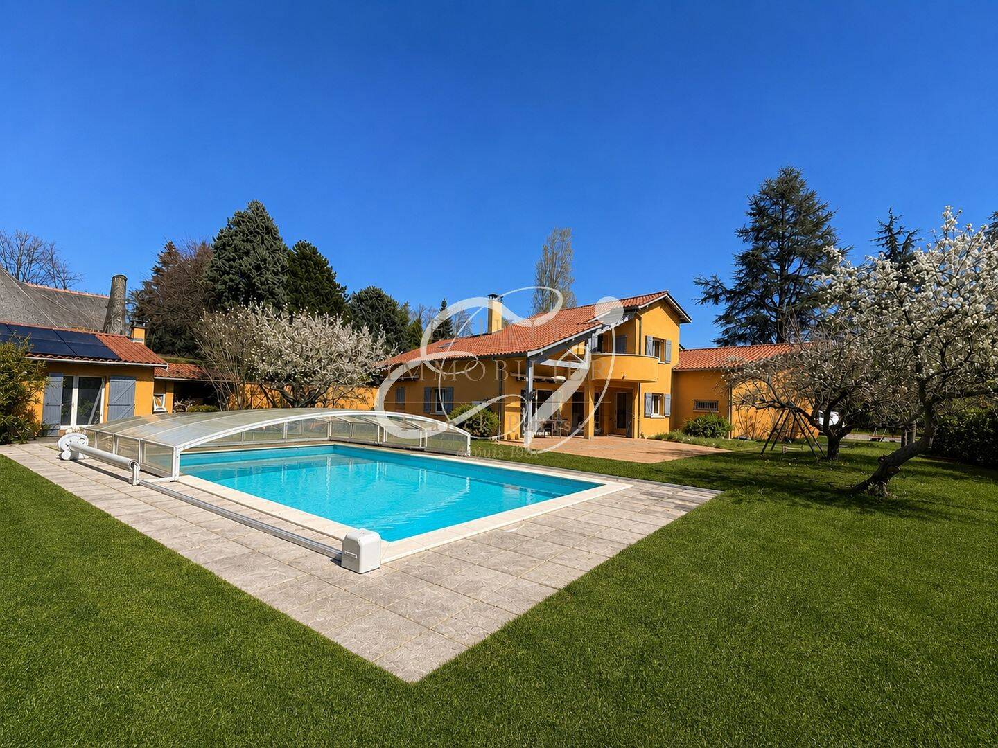 Maison 6 pièces 169 m² · à Écully · 169 m² · 995 000 €