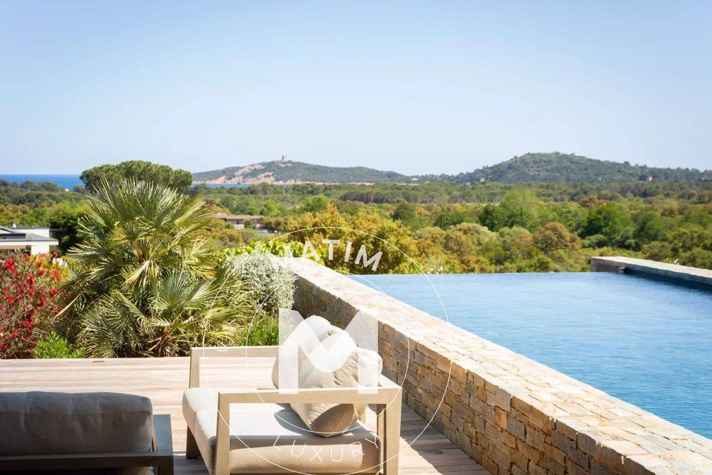 Maison 6 pièces 250 m² · à Zonza · 250 m² · 3 980 000 €