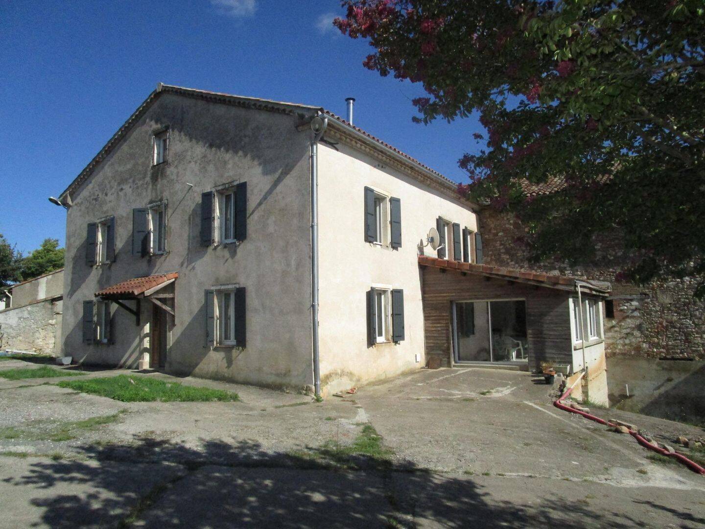 Maison 8 pièces 304 m² · à Laboutarie · 304 m² · 338 000 €