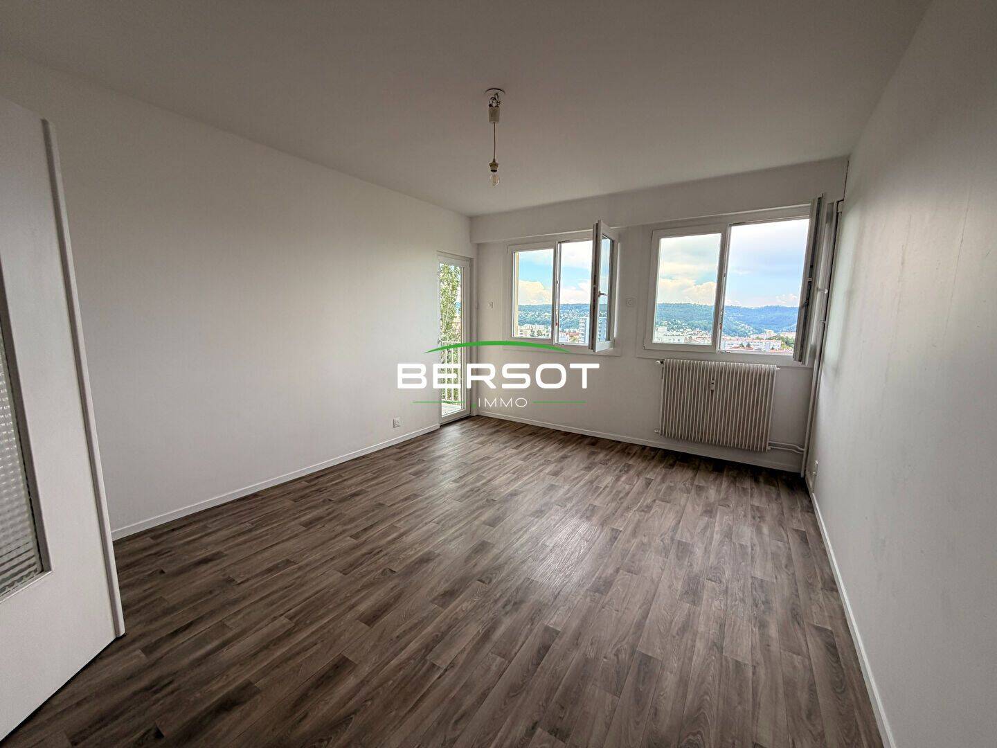 Appartement 5 pièces 96 m² · à Besançon · 95,6 m² · 950 €