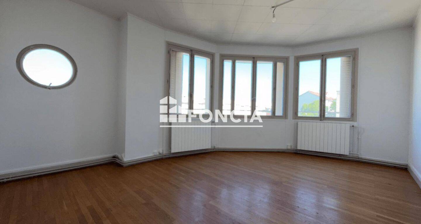 Appartement 3 pièces 82 m² · à Lyon 3ème Arrondissement · 82,3 m² · 980 €