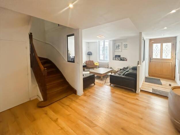 Maison à vendre 378 000 € 7 pièces 5 chambres 160 m² 152 m² de terrain École Joseph Bara-Groupe scolaire Carnot-Hôtel de Ville Agen 47000