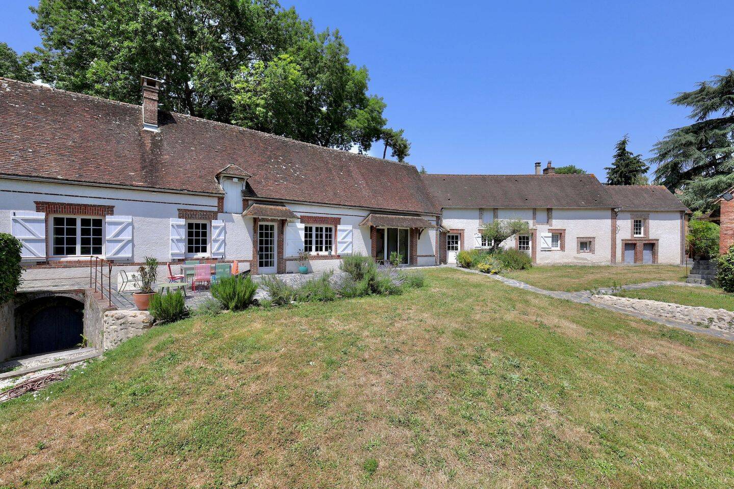 Maison 6 pièces 165 m² · à Cherisy · 165 m² · 650 000 €