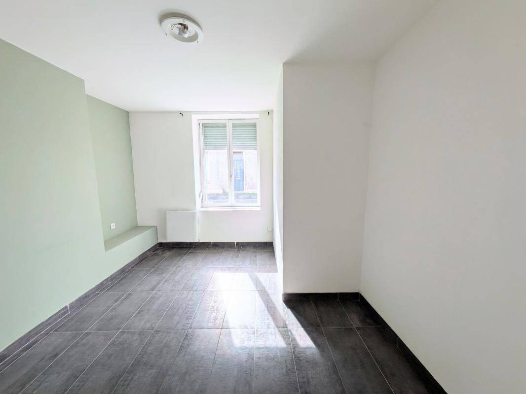 Maison 3 pièces 77 m² · à Neuville-Saint-Rémy · 77 m² · 79 000 €