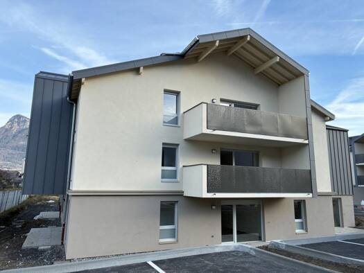 Appartement à louer - logement étudiant 677 € 2 pièces 1 chambre 47 m² RDC Nord Scionzier 74950