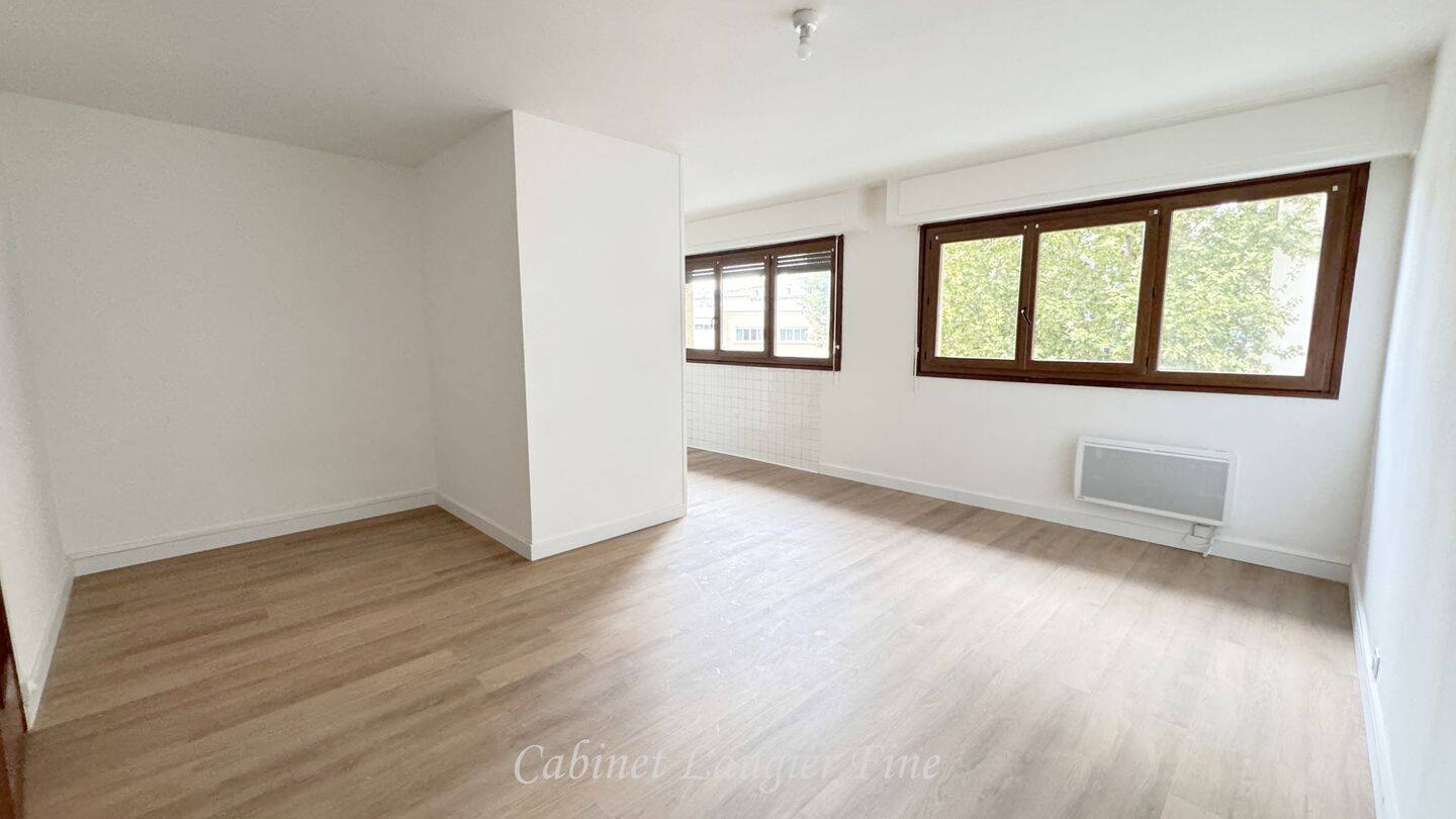 Appartement 1 pièce 42 m² · à Marseille 7ème Arrondissement · 41,9 m² · 762 €