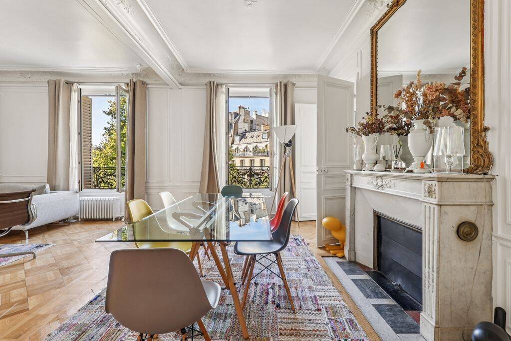 Appartement 6 pièces 172 m² · à Paris 8ème Arrondissement · 172 m² · 2 290 000 €